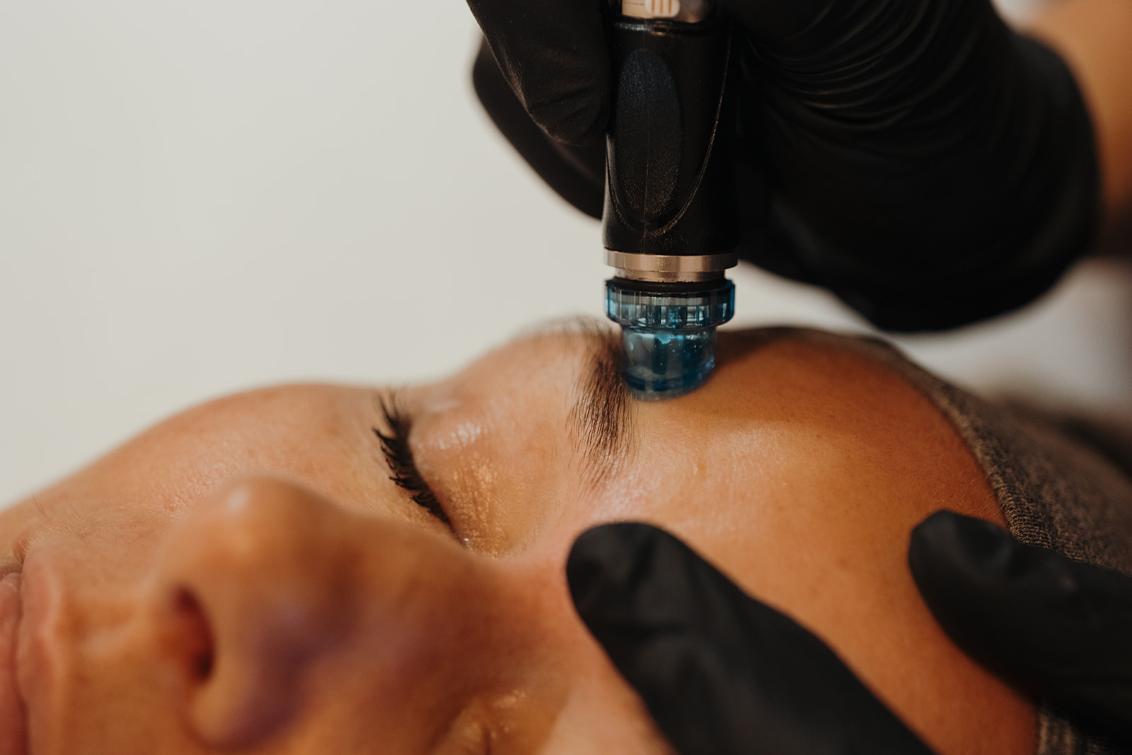 JOU care for beauty Hydrafacial Behandlung